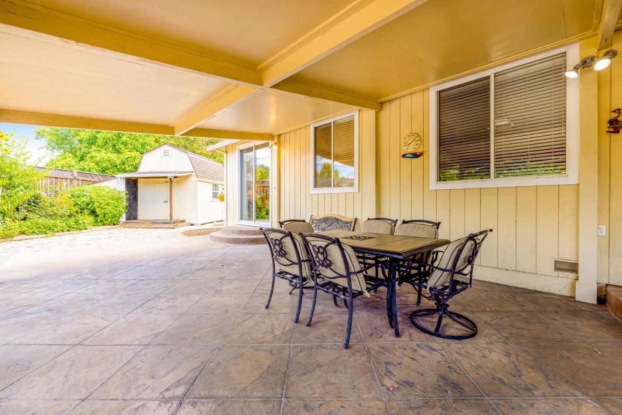 Wine Country Getaway Villa Windsor Exterior photo